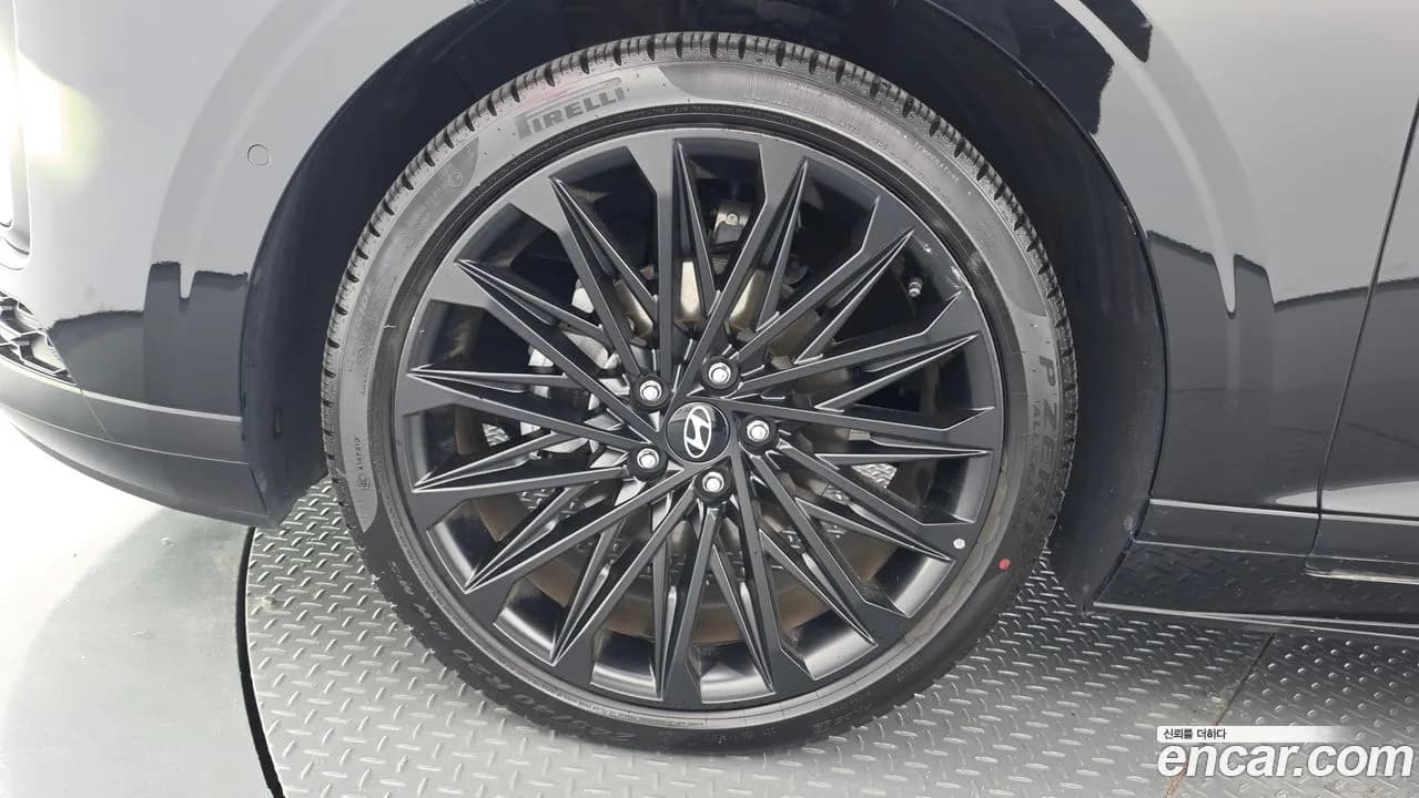 Hyundai Grandeur Hybrid Calligraphy